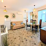 Gato, Charming Portuguese Style For Rent, Vida A Portuguesa アパート ポルティマン