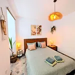 Gato, Charming Portuguese Style For Rent, Vida A Portuguesa Apartamento *